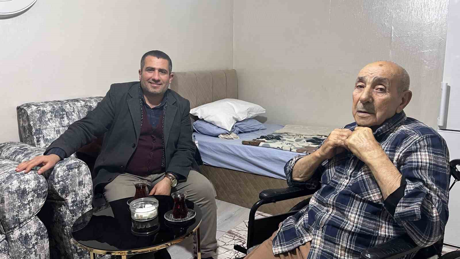 Selçuk Yay: "Büyüklerimiz bizim baş tacımızdır"
Selçuk Yay: "Büyüklerimiz bizim baş tacımızdır"