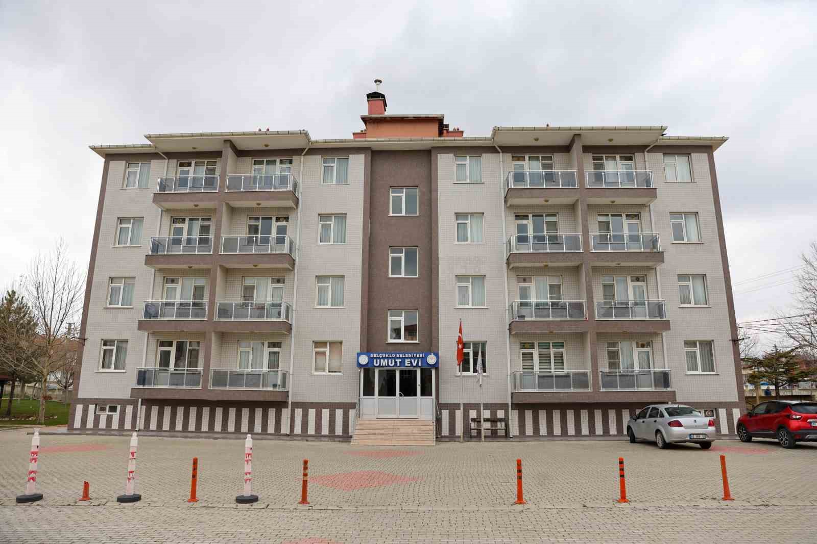 Selçuklu Belediyesi Umut Evi kanser hastaları ve yakınlarının yanında
