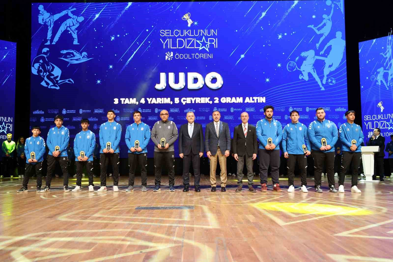 Selçuklu’nun yıldızları ödüllendirildi
