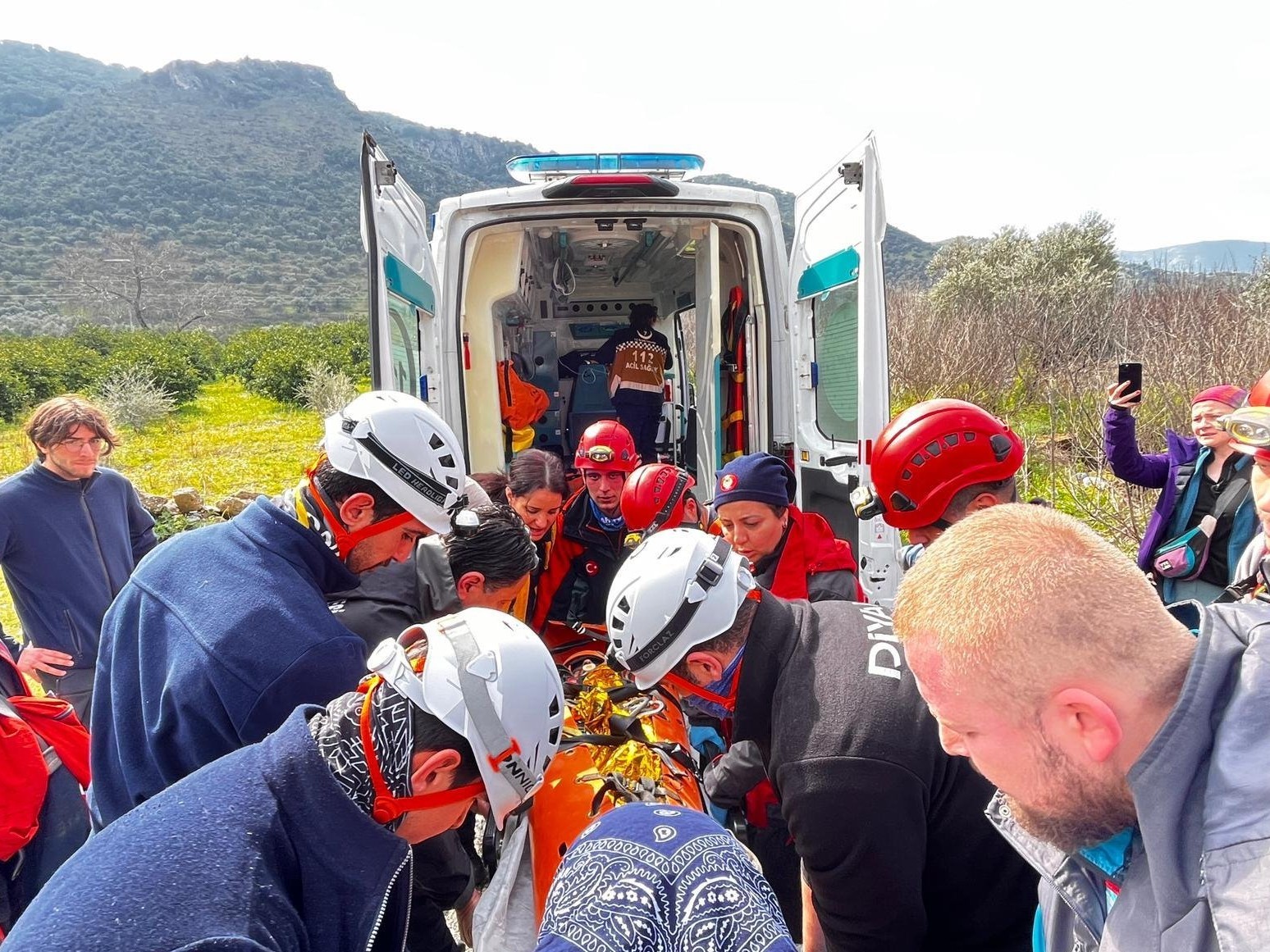 Selçuk’ta mağarada 9 saatlik kurtarma seferberliği
