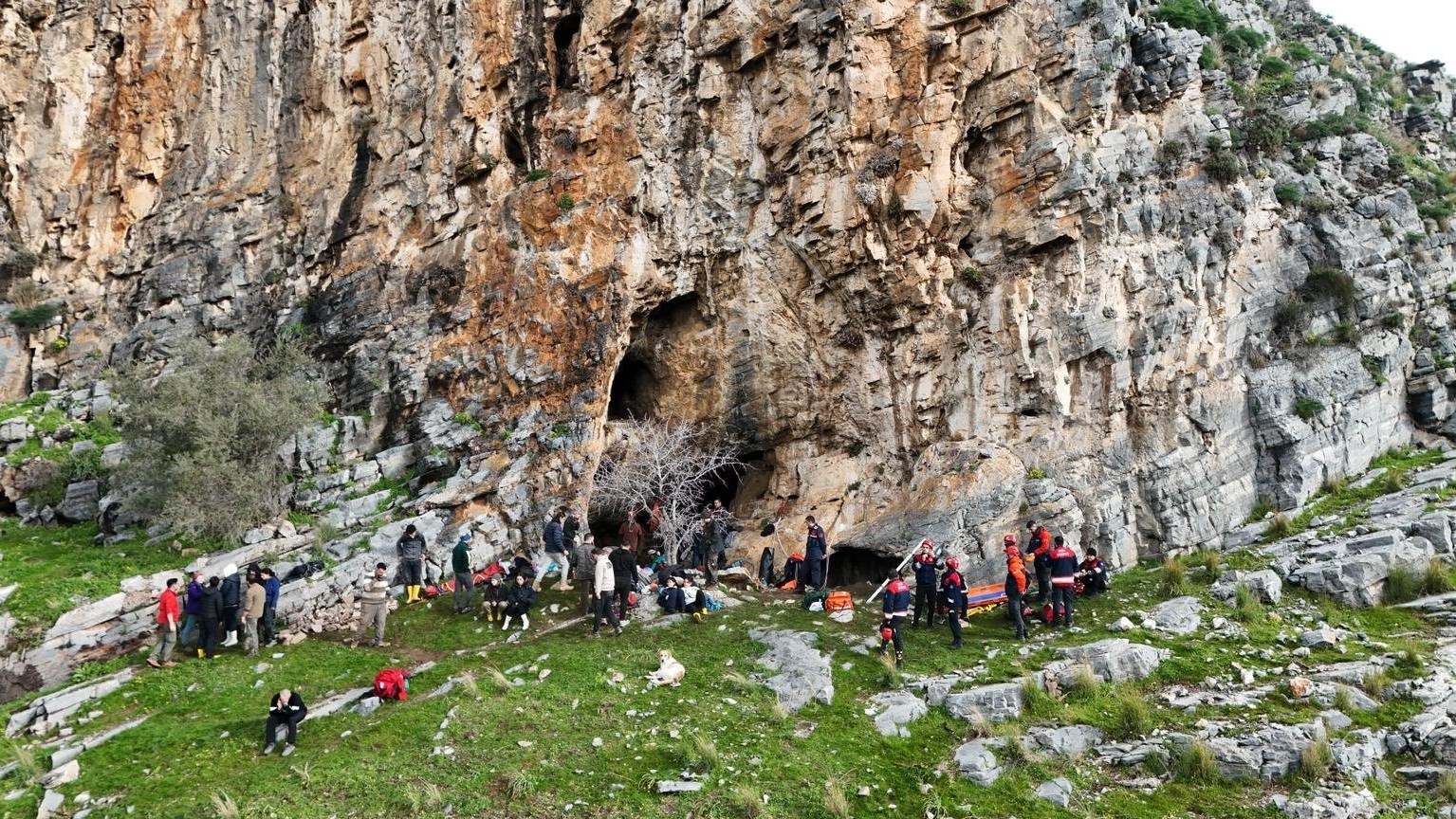 Selçuk’ta mağarada 9 saatlik kurtarma seferberliği
