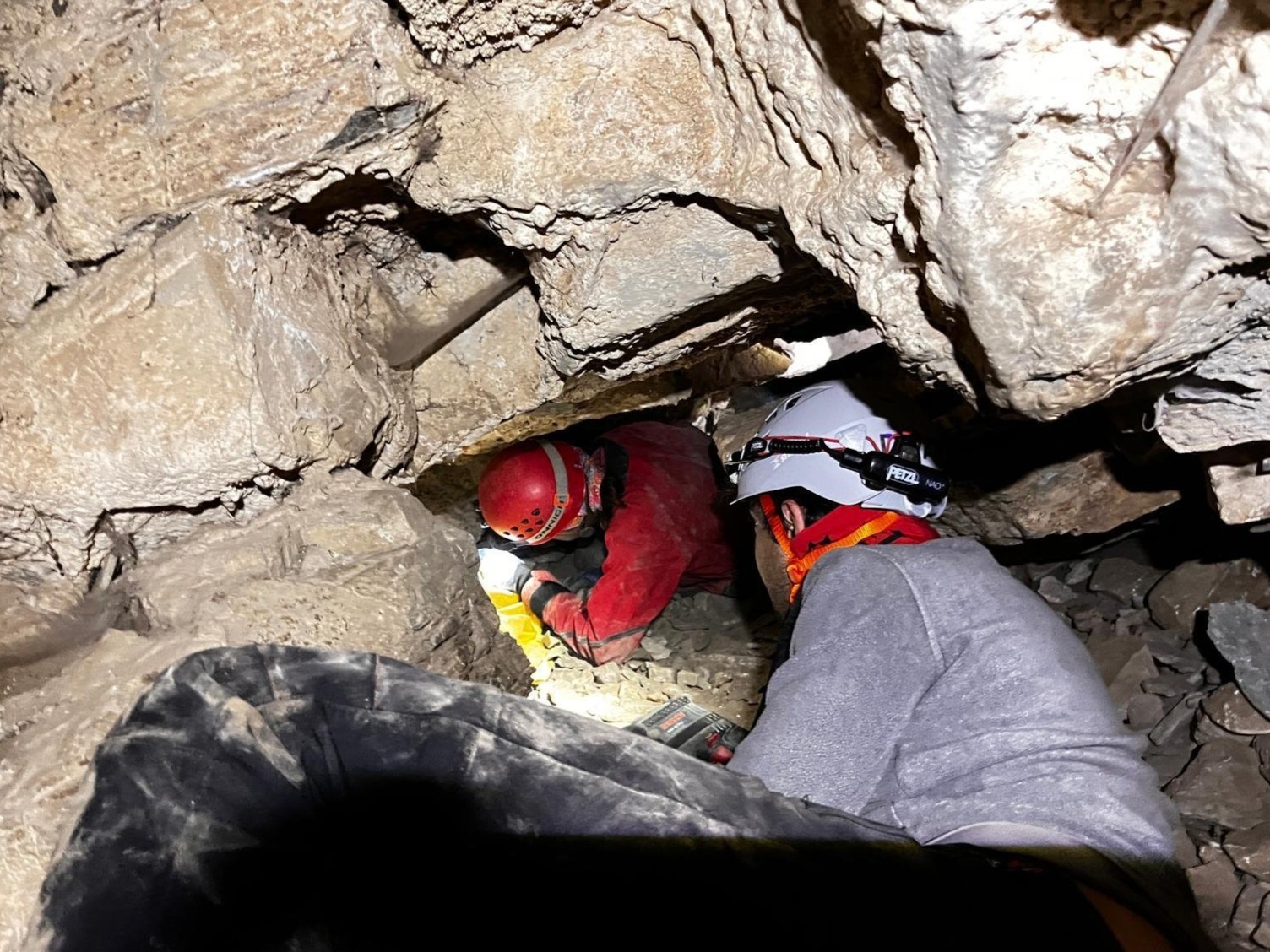 Selçuk’ta mağarada 9 saatlik kurtarma seferberliği
