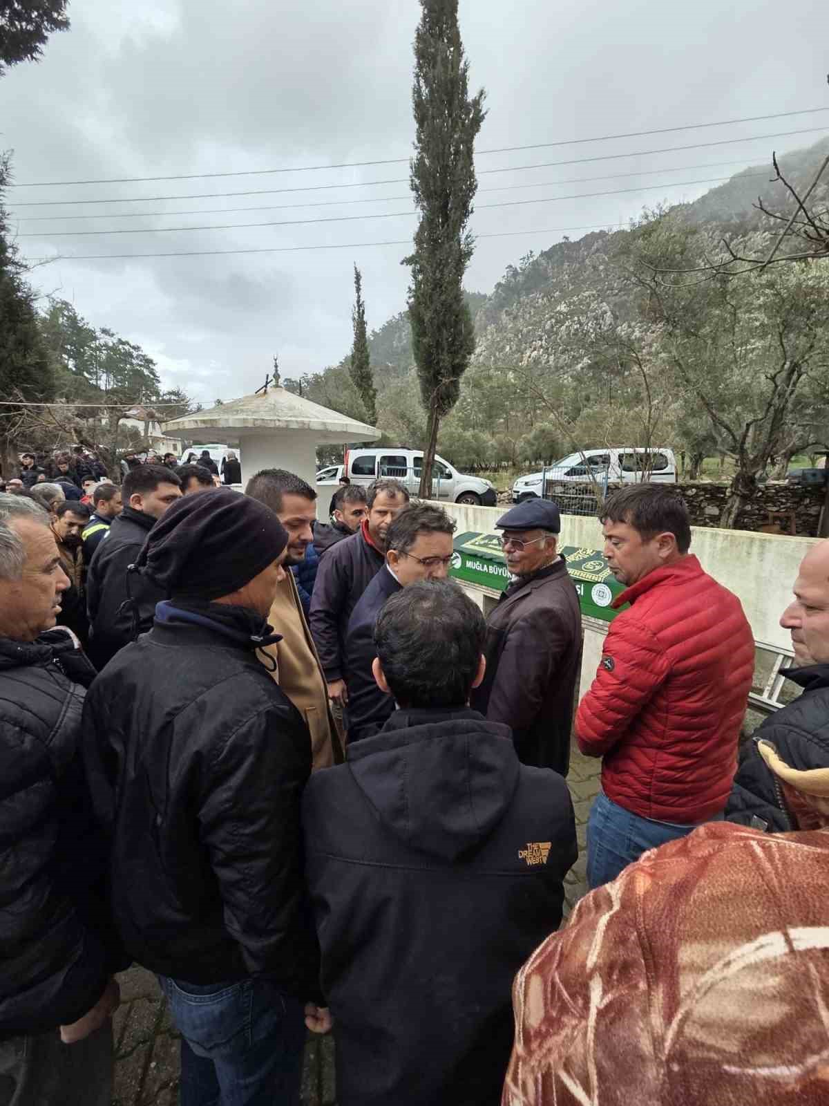 Selde hayatını kaybeden belediye işçisi son yolculuğuna uğurlandı
