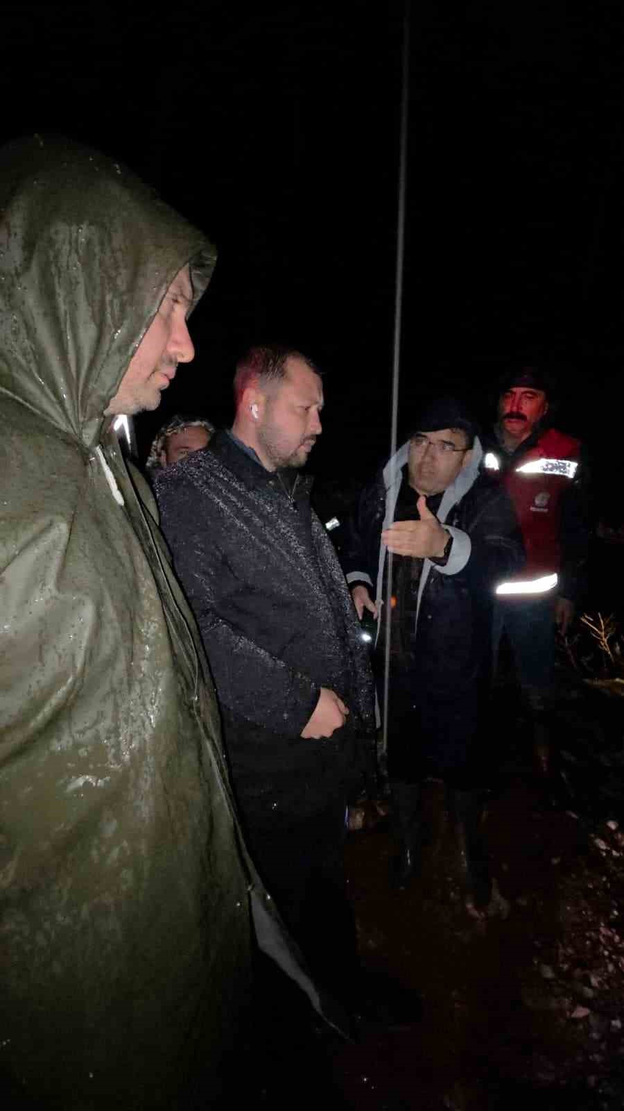 Sele kapılan şahıs için arama kurtarma çalışmaları sürüyor
