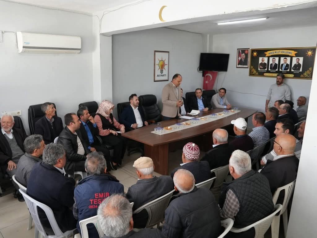 Selendi AK Parti’de mahalle başkanları toplandı
