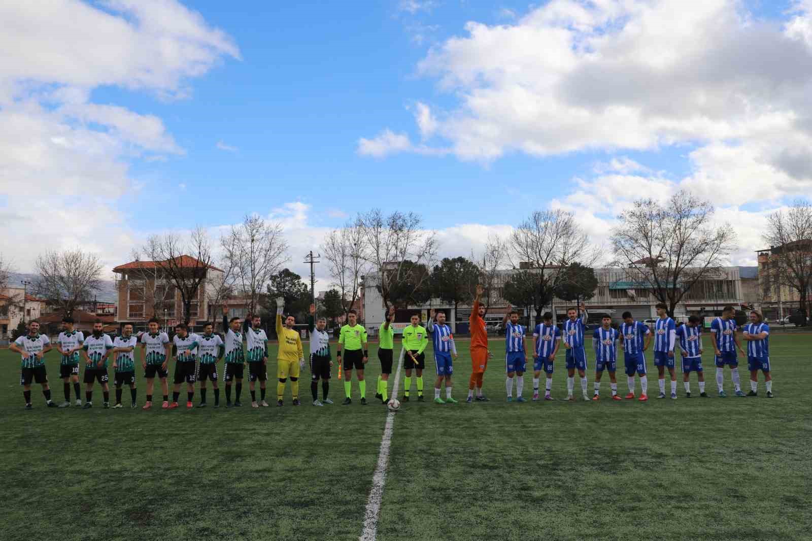 Selendi Belediyespor 7’de 7 yaptı
Selendi Belediyespor 7’de 7 yaptı