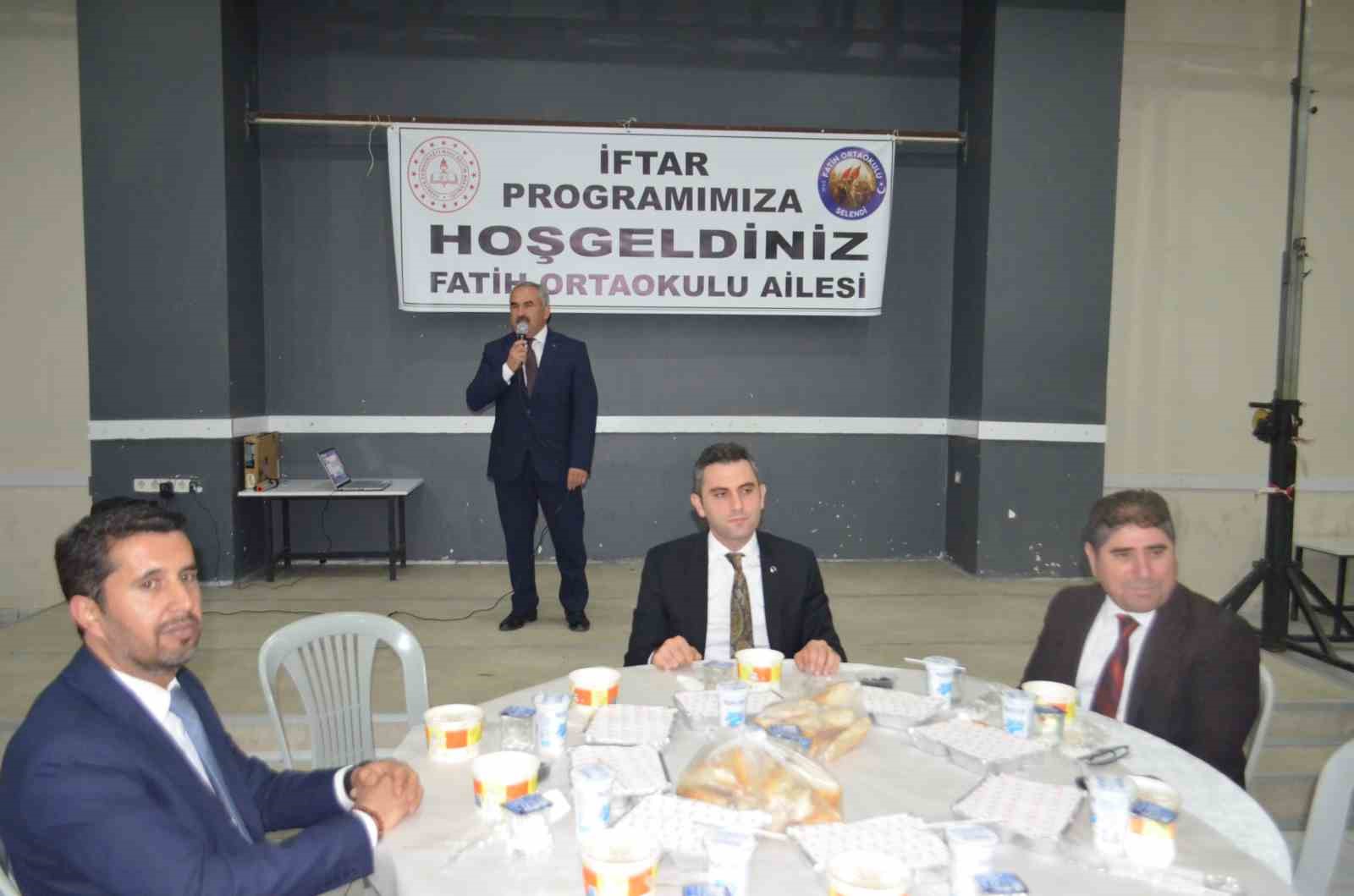 Selendi’de eğitim camiası aynı sofrada buluştu
