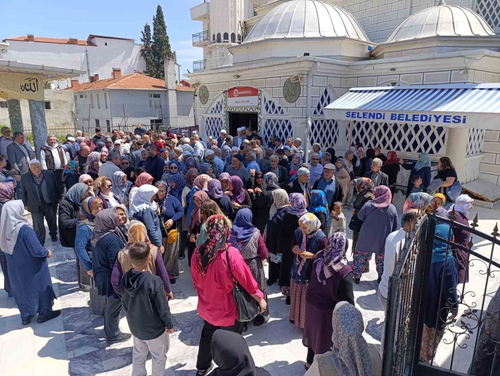 Selendi’de hacı adayları dualarla uğurlandı
