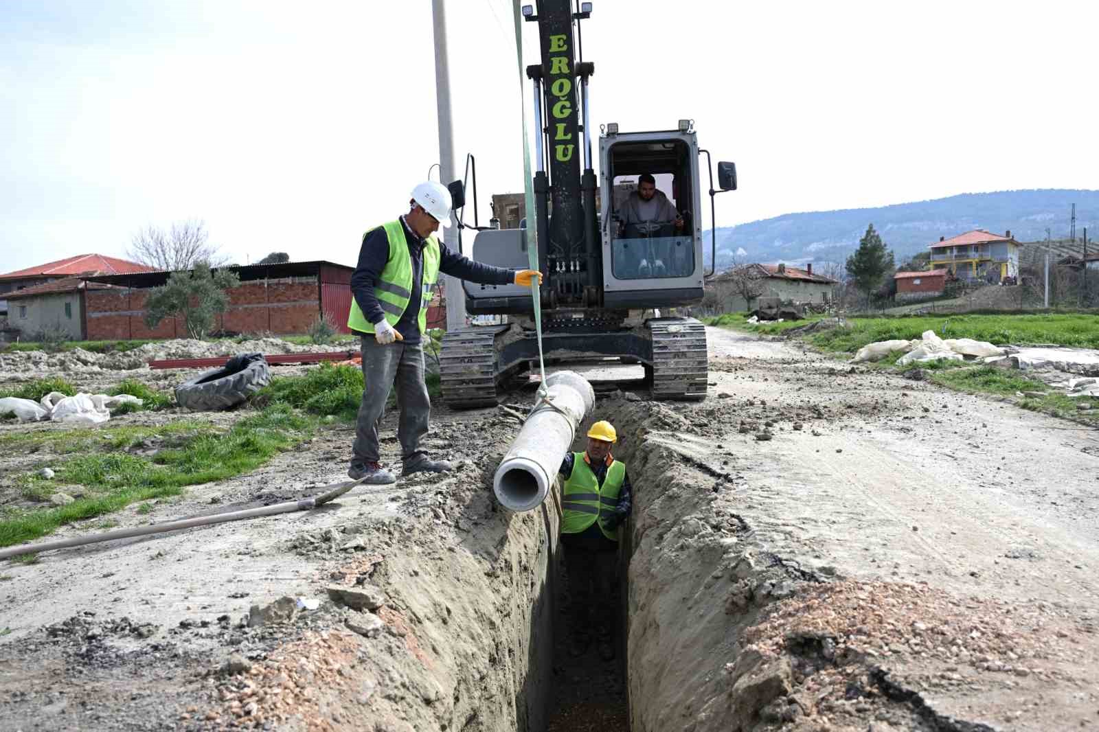 Selendi’de iki mahallenin daha altyapı sorunu tarih oluyor
