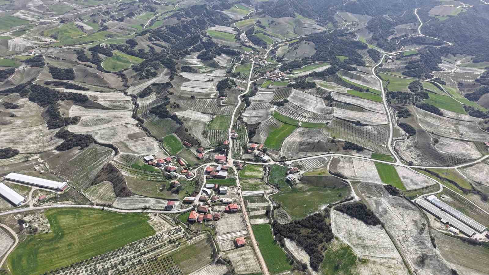 Selendi’de iki mahallenin daha altyapı sorunu tarih oluyor
