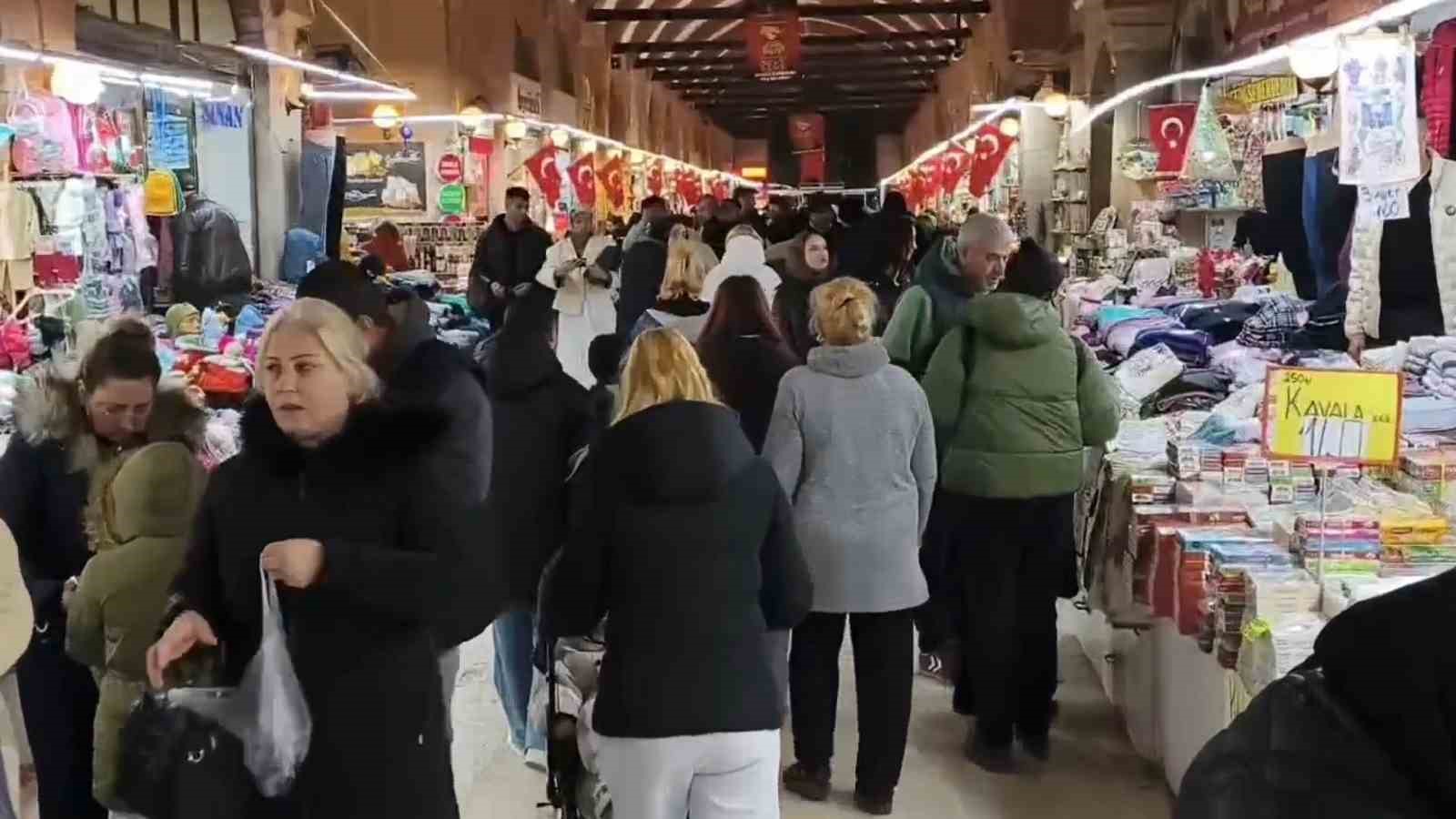 Selimiye yeniden açıldı, Edirne ziyaretçi akınına uğradı
