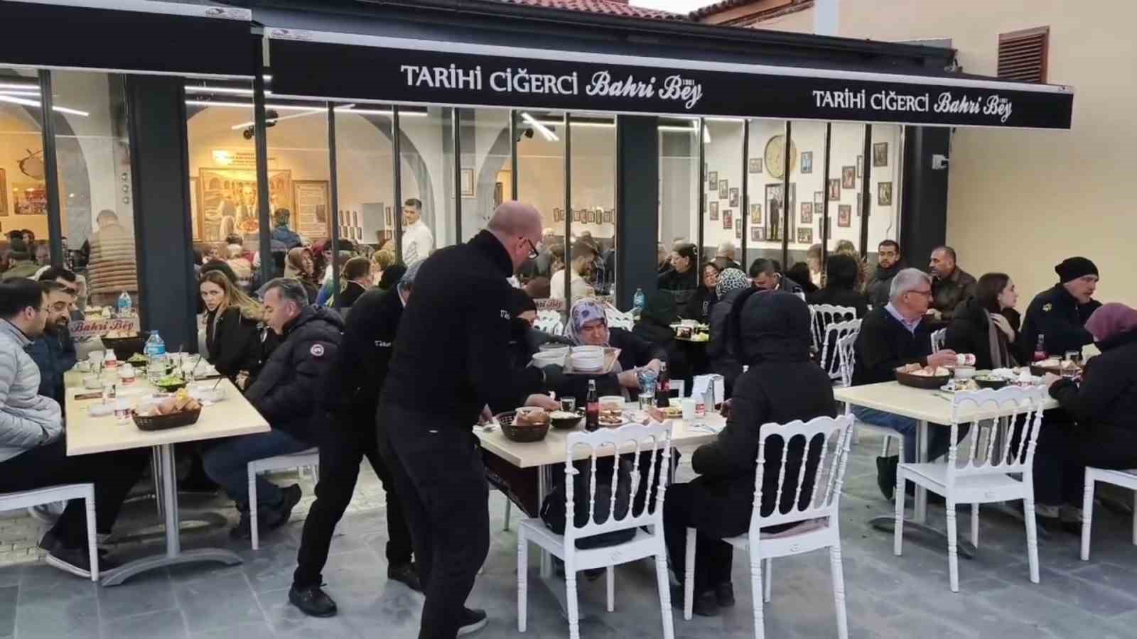 Selimiye yeniden açıldı, Edirne ziyaretçi akınına uğradı
