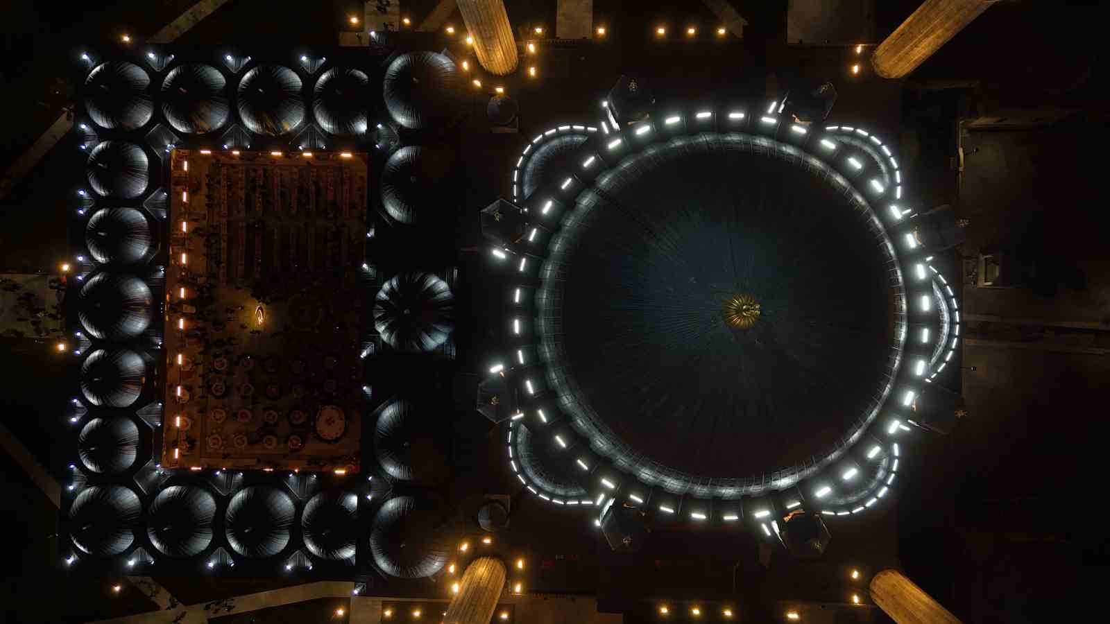 Selimiye’nin gölgesinde binlerce kişi iftarda buluştu
