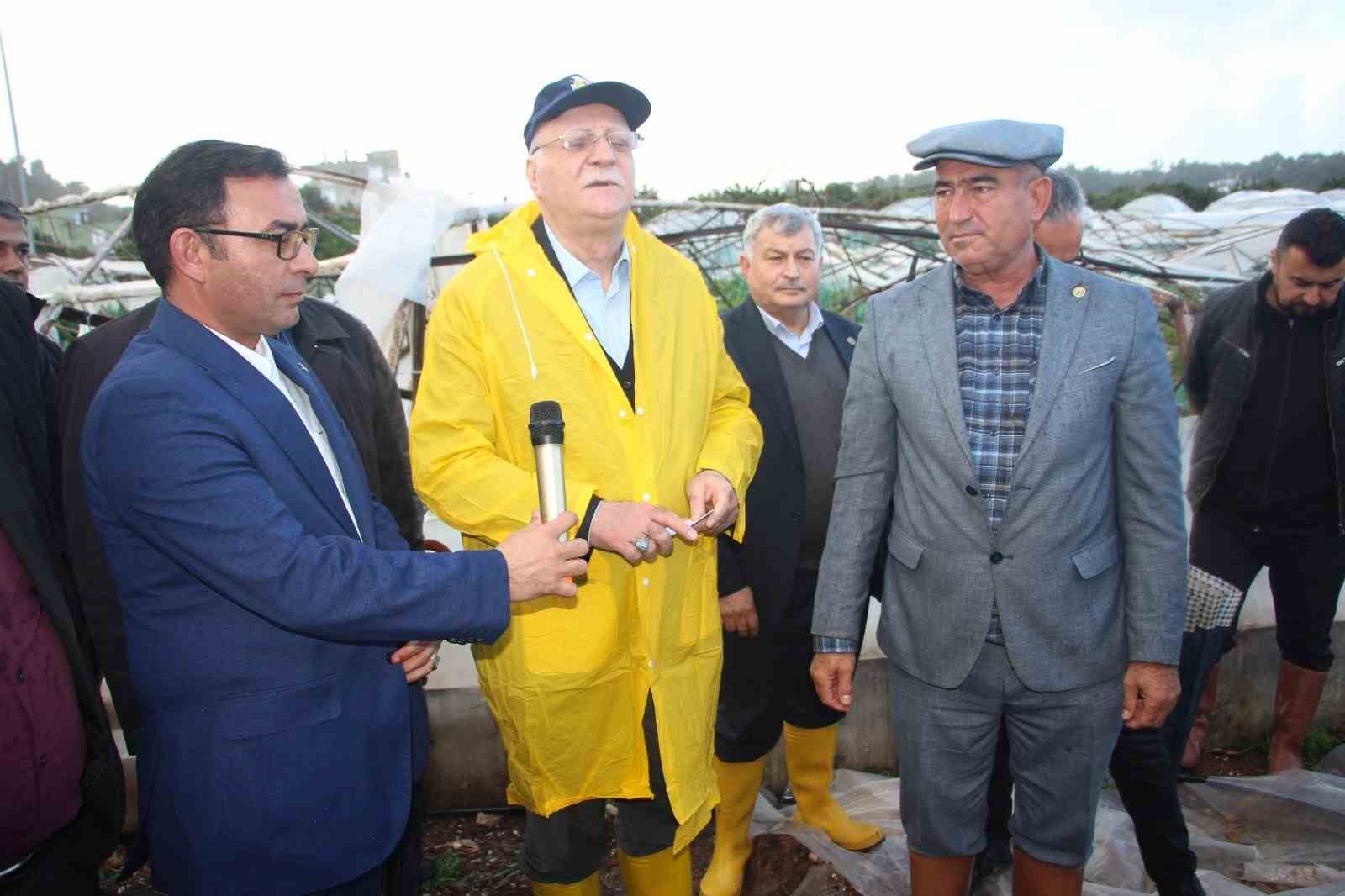 Şemsi Bayraktar’dan sel ve hortumdan zarar gören Antalyalı üreticiler için destek talebi
