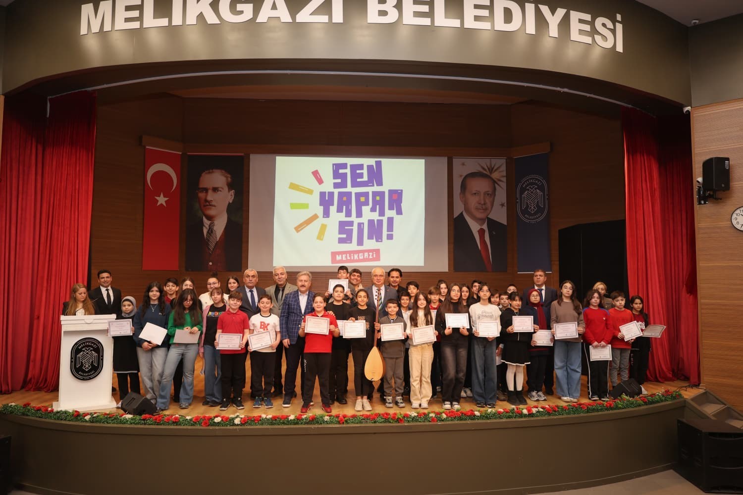’Sen Yaparsın Melikgazi’de başarılı olan küçük müzisyenler ödüllerini aldı
