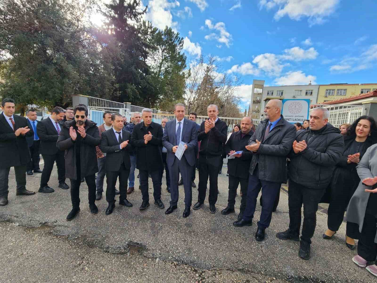 Sendikalardan saldırı girişimine tepki
Sendikalardan saldırı girişimine tepki