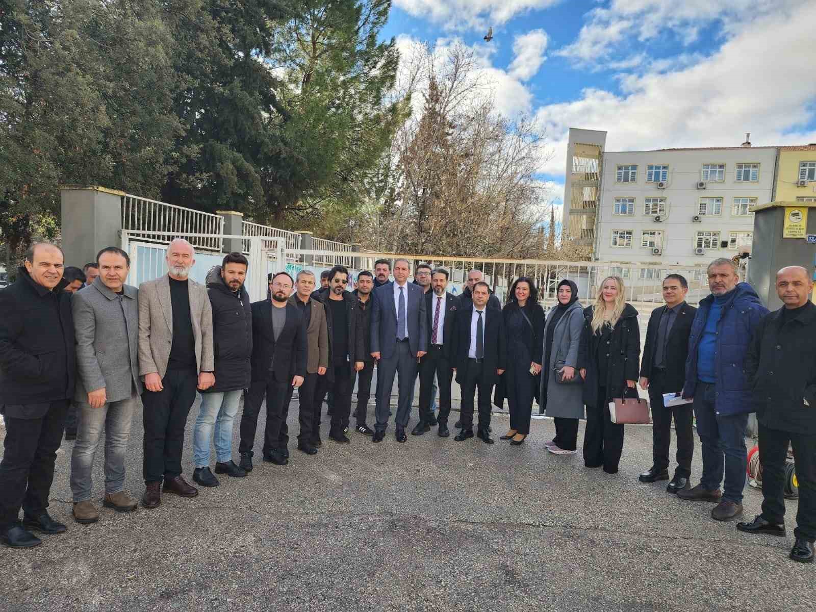 Sendikalardan saldırı girişimine tepki
Sendikalardan saldırı girişimine tepki