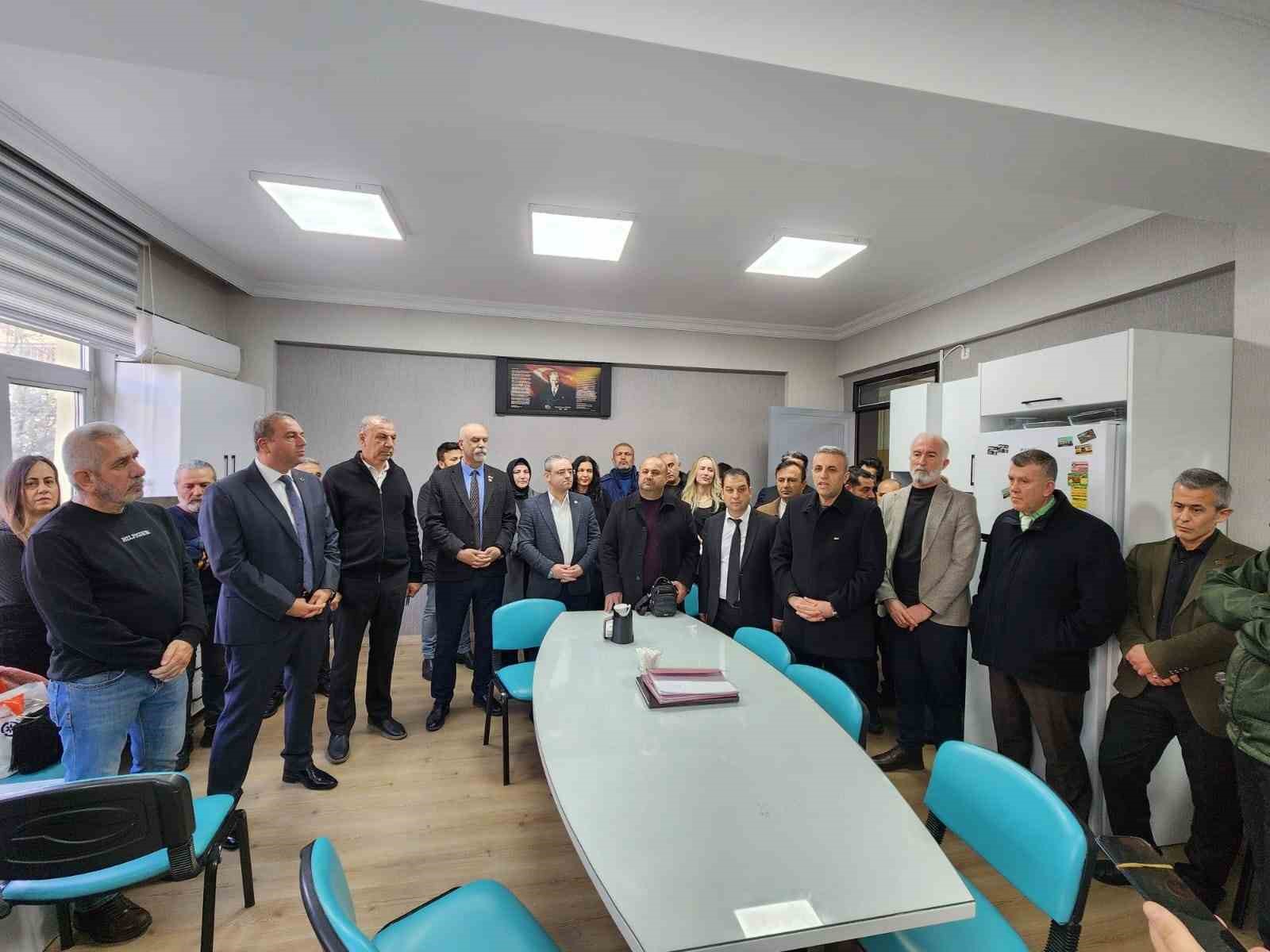 Sendikalardan saldırı girişimine tepki
Sendikalardan saldırı girişimine tepki