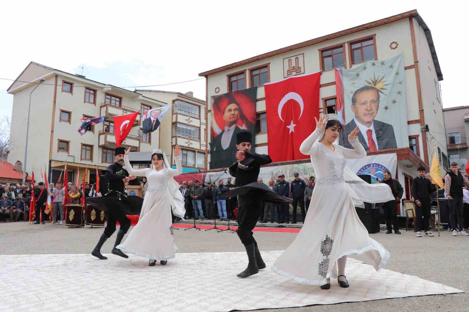 Şenkaya’da kurtuluş coşkusu
Şenkaya’da kurtuluş coşkusu