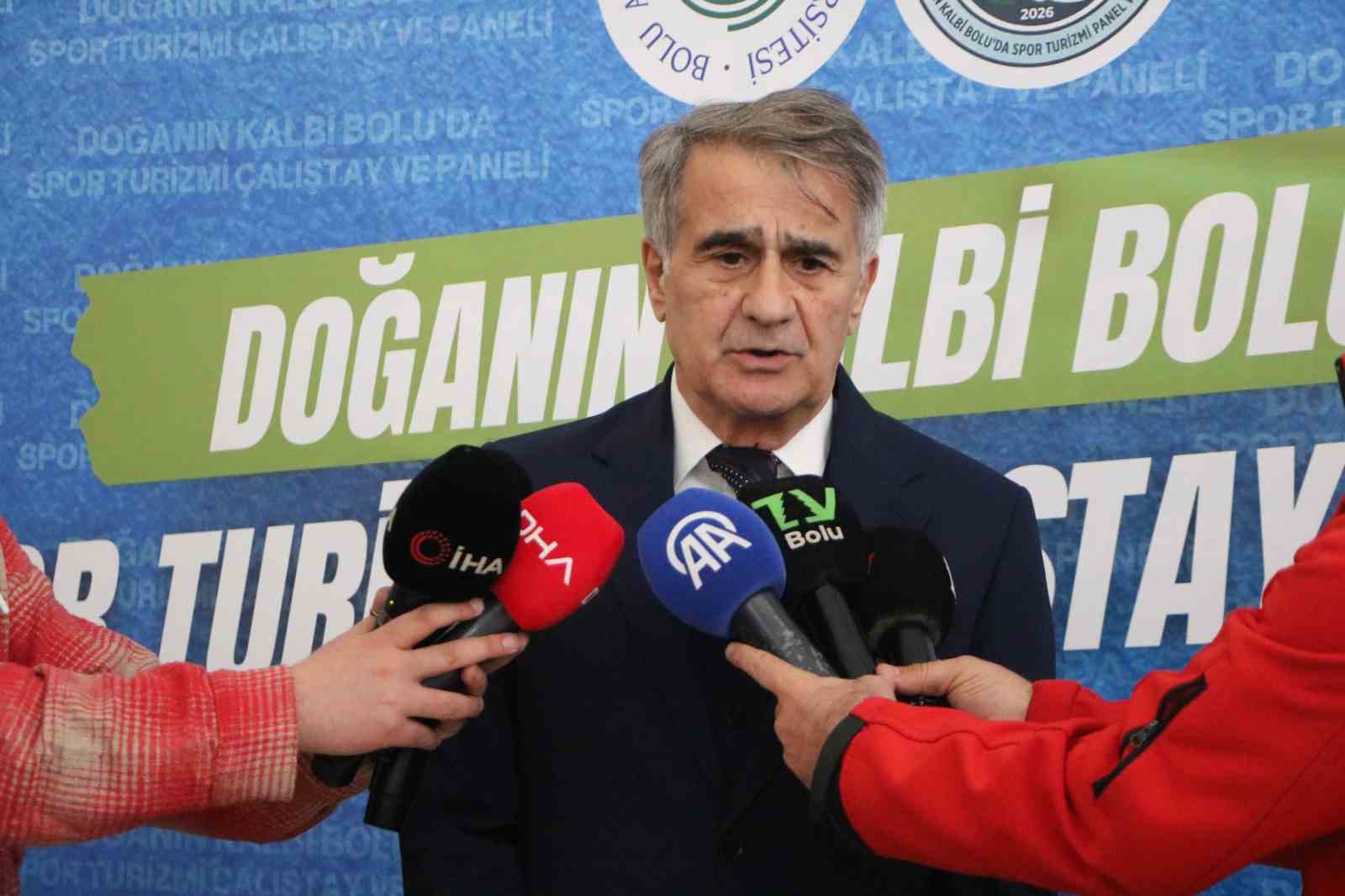 Şenol Güneş: "Milli takımın çeyrek finale kadar rahat gelebilecek bir görüntüsü var"
Şenol Güneş: "Milli takımın çeyrek finale kadar rahat gelebilecek bir görüntüsü var"
