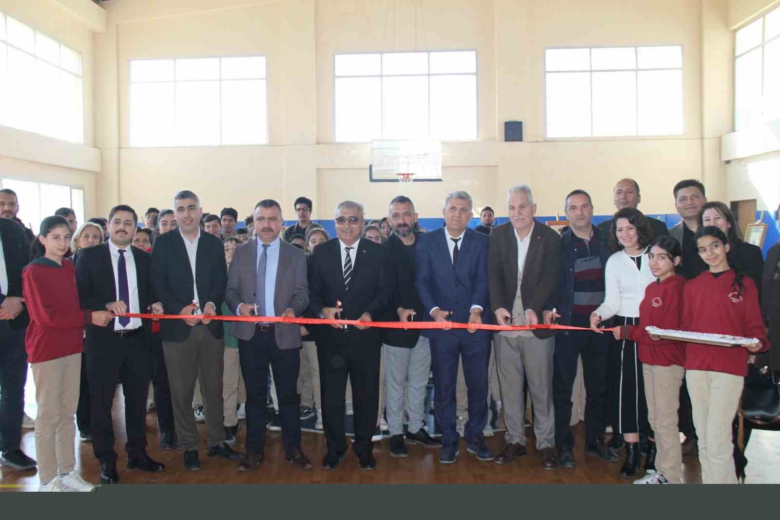 Serik’te "ebru, hat ve naht" sanat sergisi açıldı
