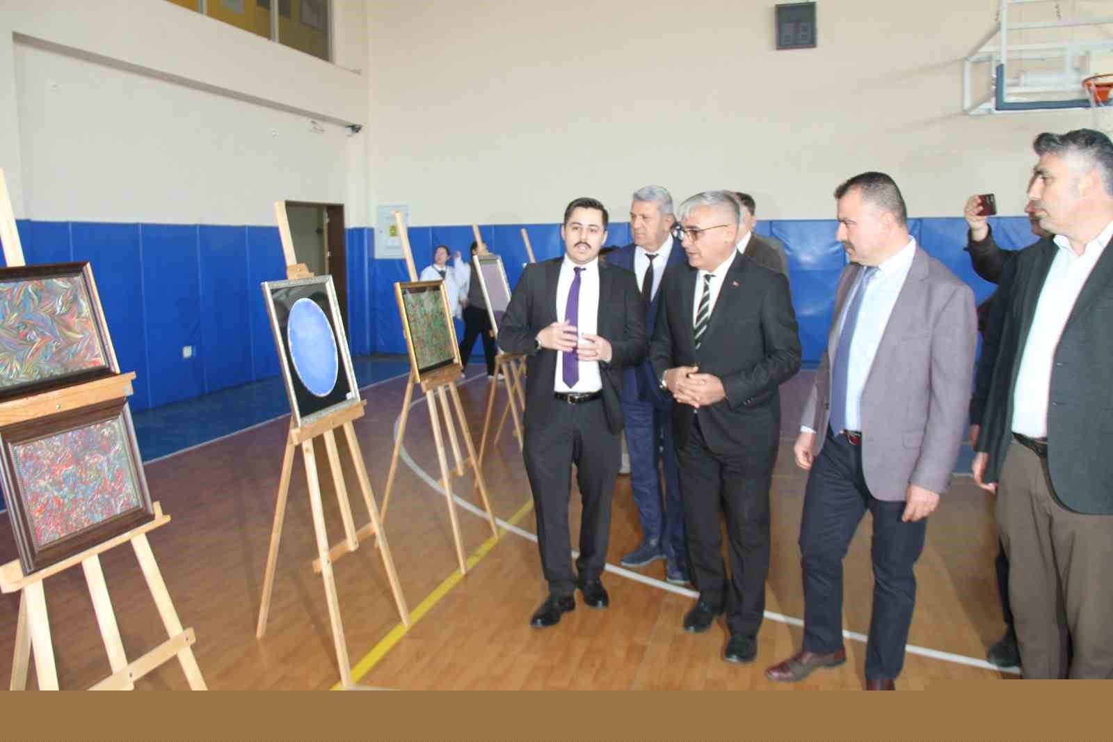 Serik’te "ebru, hat ve naht" sanat sergisi açıldı
