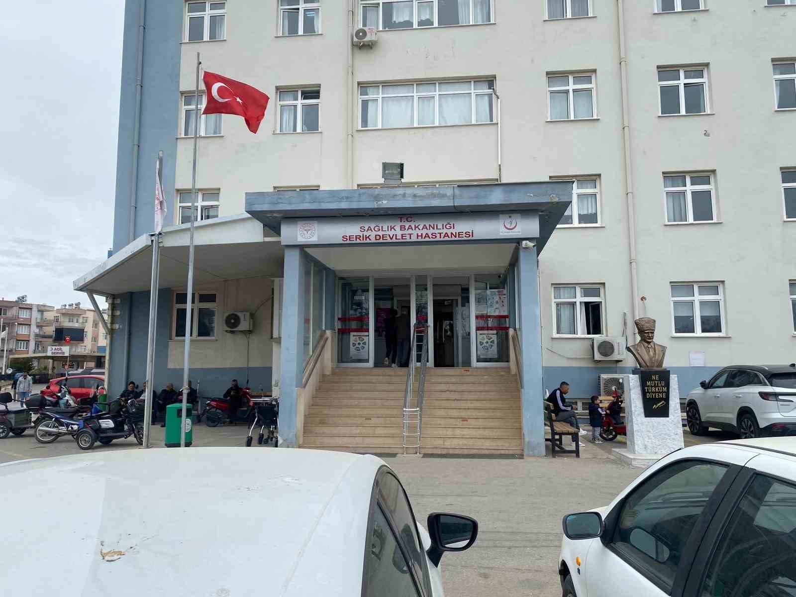 Serik’te hasta yakınları doktor ve hemşireye saldırdı
