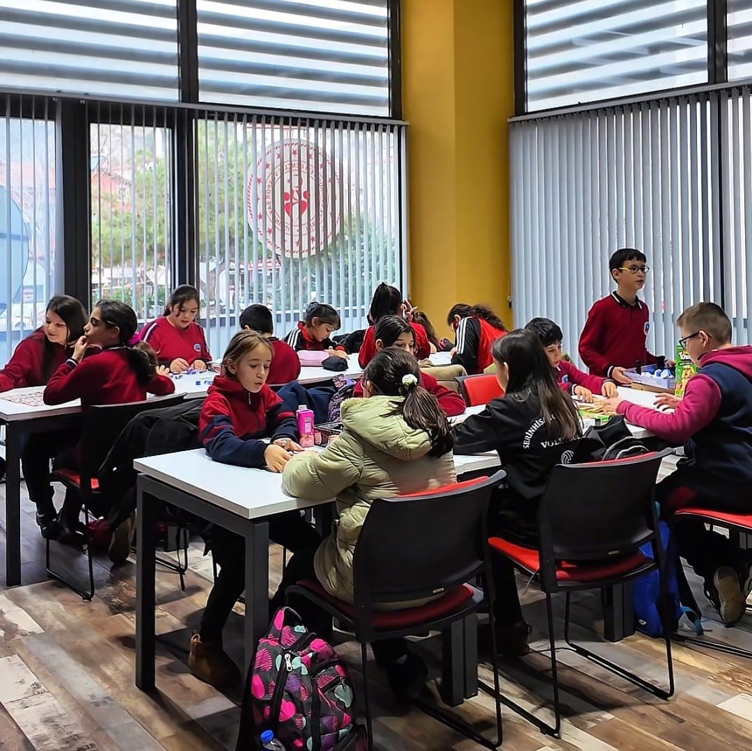 Serinhisar Gençlik Merkezi hizmete girdi
Serinhisar Gençlik Merkezi hizmete girdi