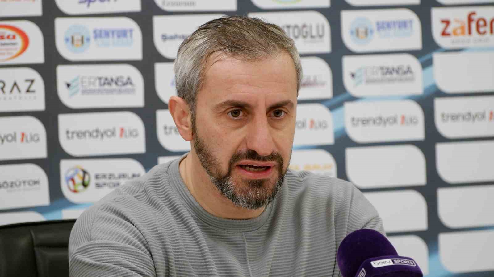 Serkan Özbalta: "Önümüzde 15 hafta var ve çok sayıda final maçı oynayacağız"
Serkan Özbalta: "Önümüzde 15 hafta var ve çok sayıda final maçı oynayacağız"