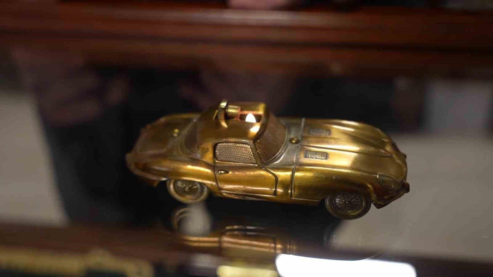 Servet değerindeki çakmaklar görenlerin ilgisini çekiyor
