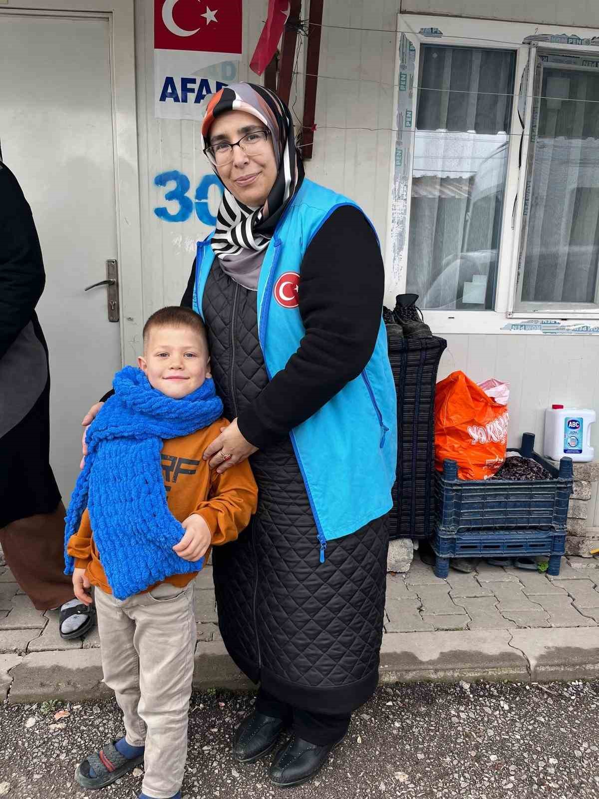 Sevgi ilmekleri Nurdağı’ndaki çocuklara ulaştı
