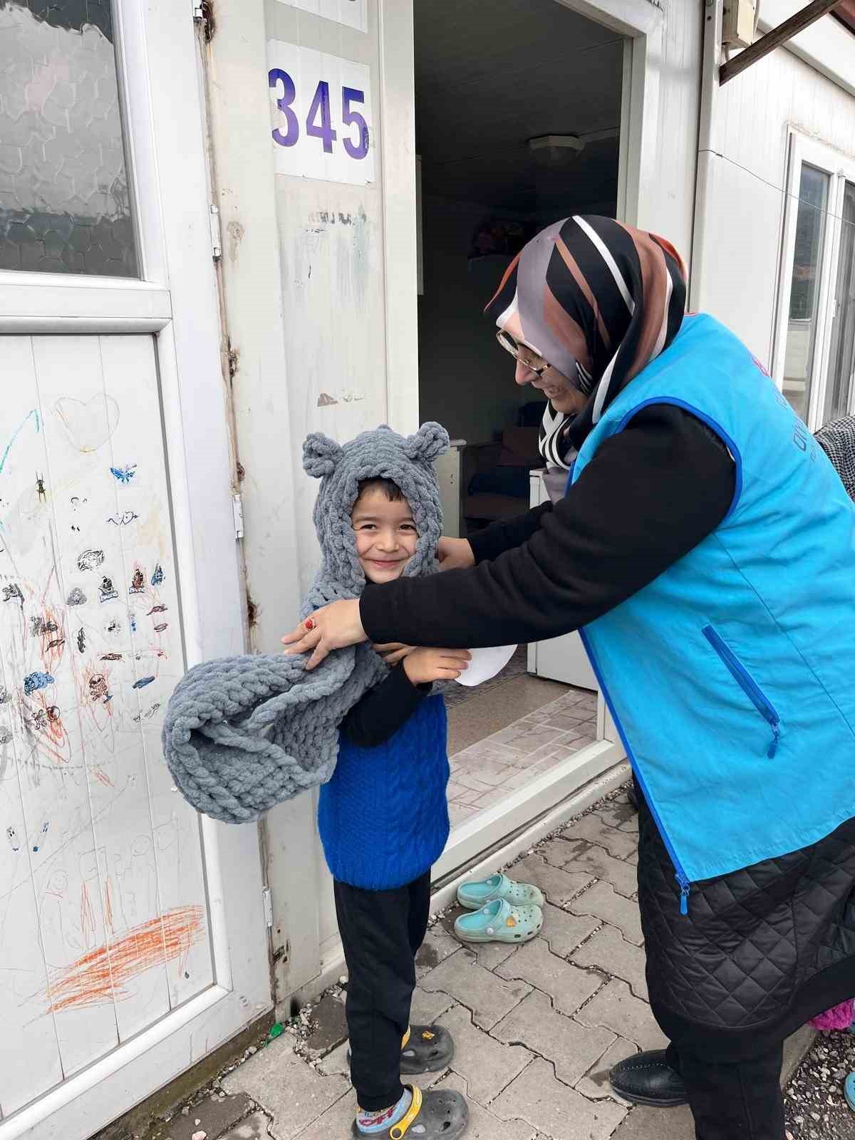 Sevgi ilmekleri Nurdağı’ndaki çocuklara ulaştı
