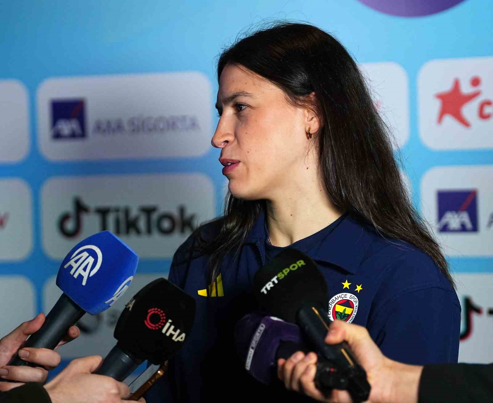 Sevgi Uzun: "Umarım geçen seneyi telafi edip, bu yıl Avrupa’yı şampiyonlukla bitireceğiz"
