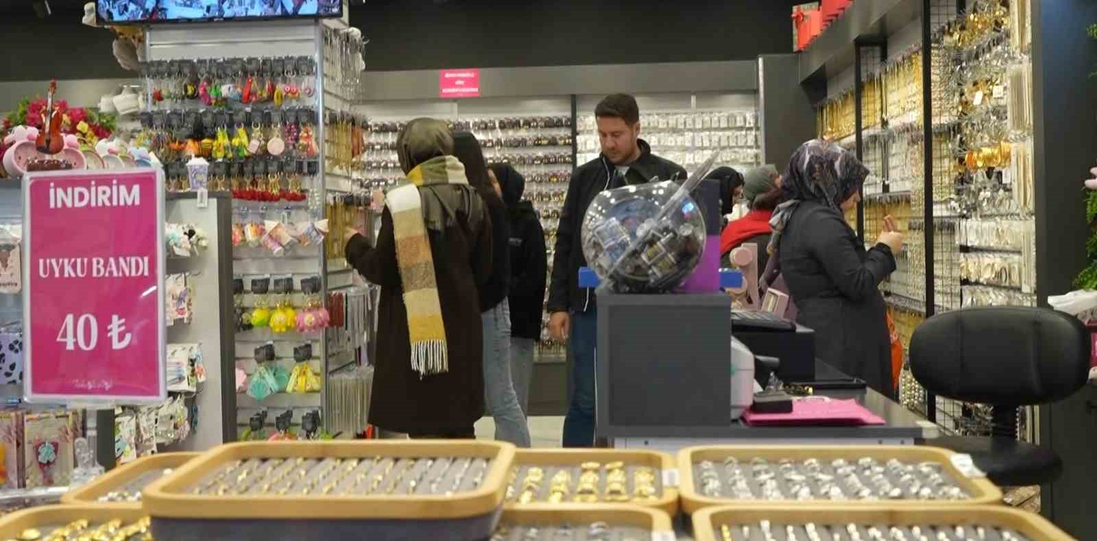 Sevgililer Günü esnafa yaradı: Satışlar 2 katına çıktı
