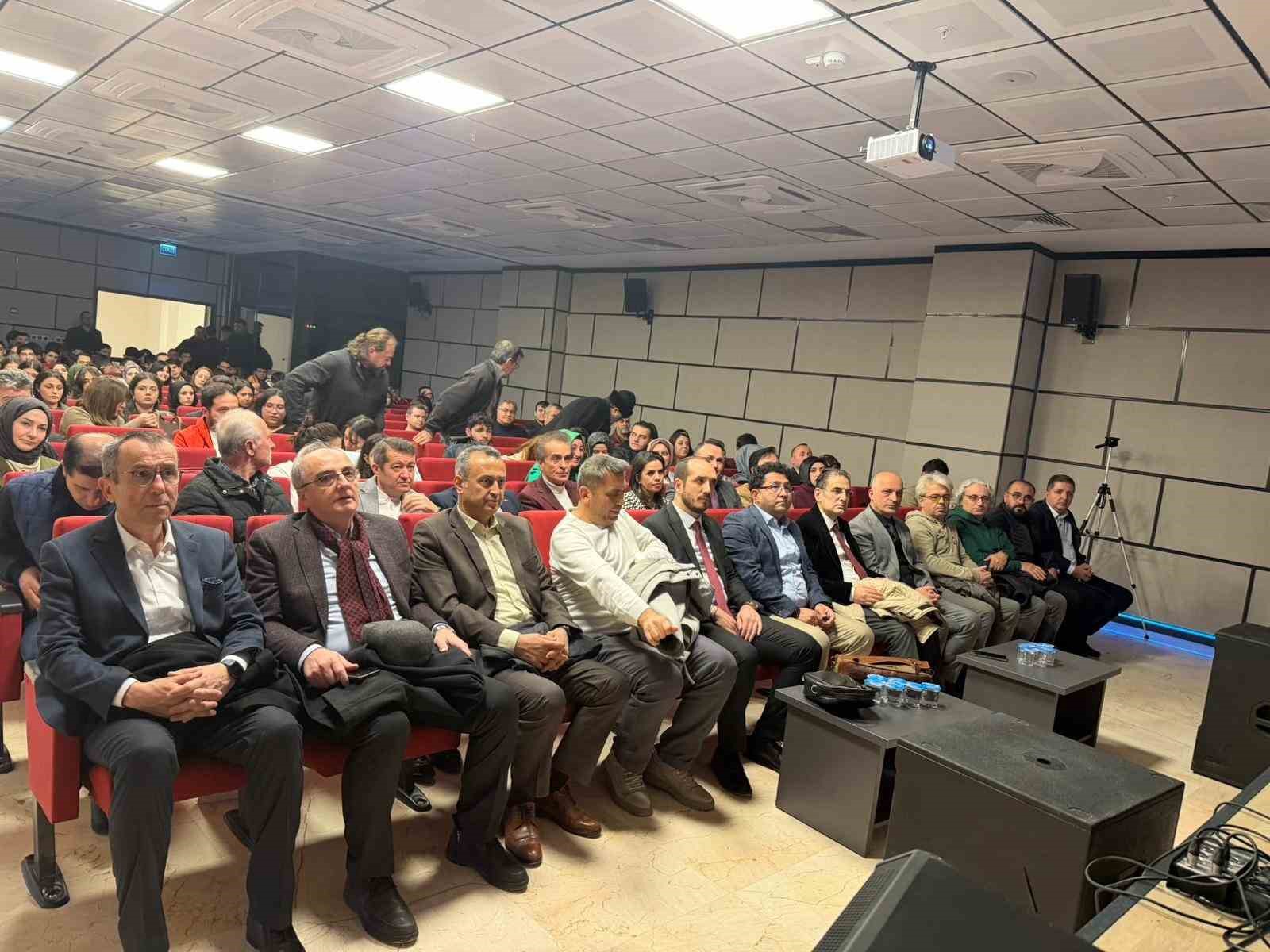 Şeyh Edebali’nin düşünce dünyası ve tarihi mirası ele alındı
