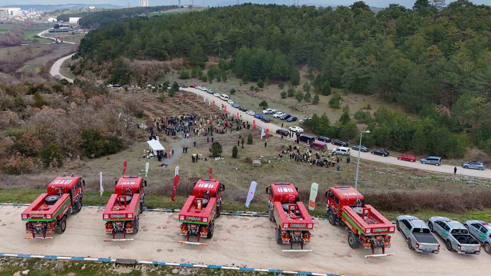 Şeyh Edebali’nin vefatının 700. yıl dönümünde 700 çınar toprakla buluştu
Şeyh Edebali’nin vefatının 700. yıl dönümünde 700 çınar toprakla buluştu