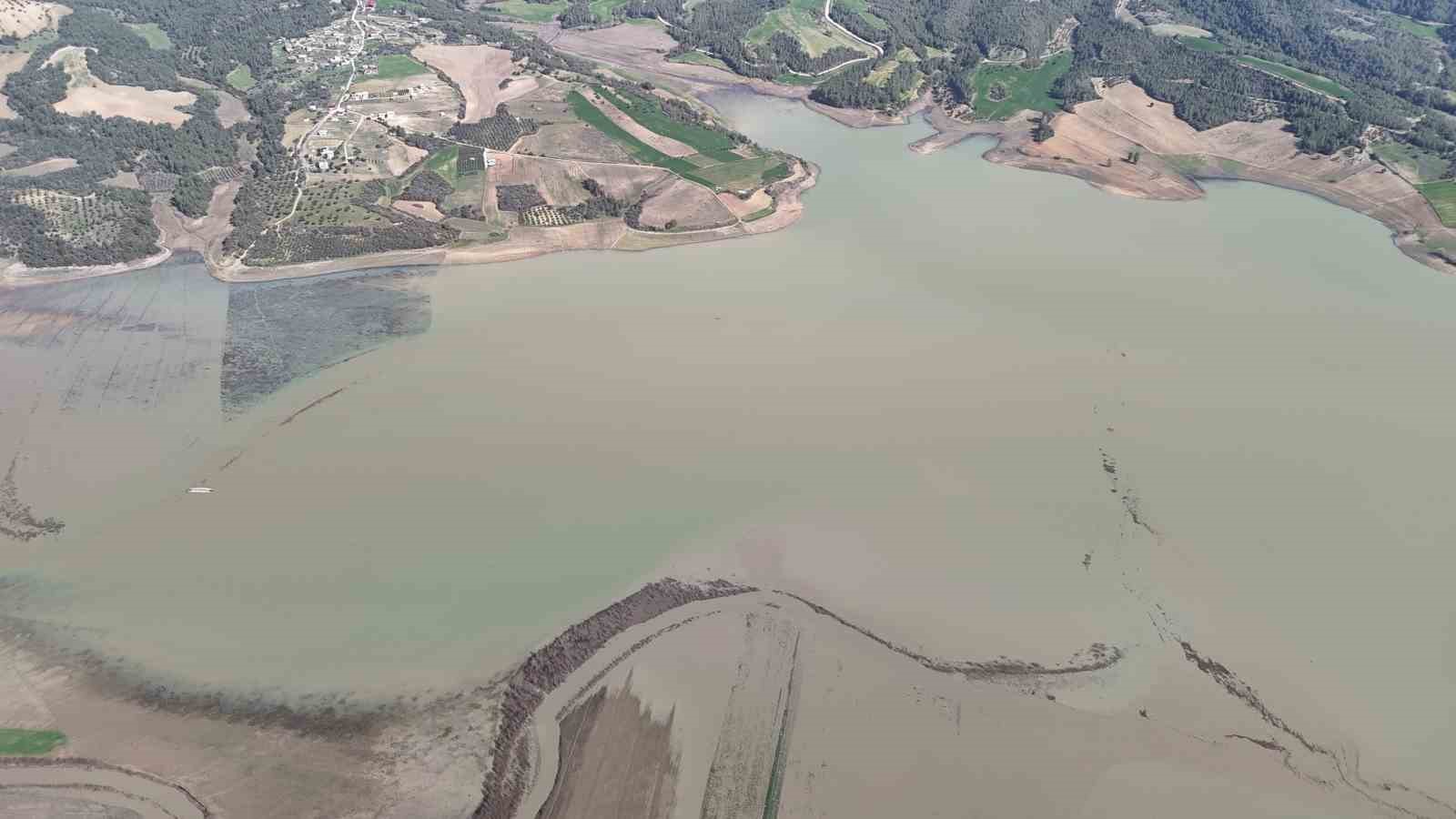 Seyhan Baraj Gölü’ndeki kuraklık ve sonrası dron ile görüntülendi

