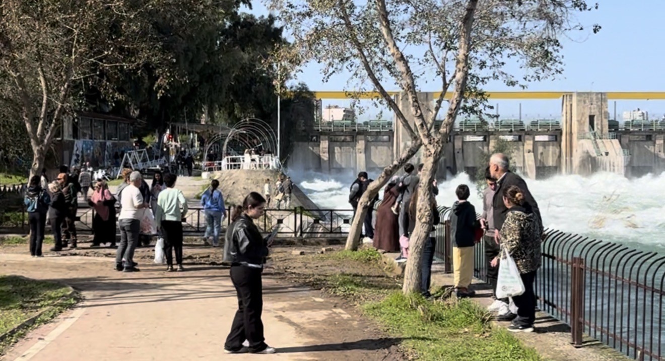 Seyhan Barajı’ndan su tahliyesi sürüyor: Tarlalar su altında kaldı
