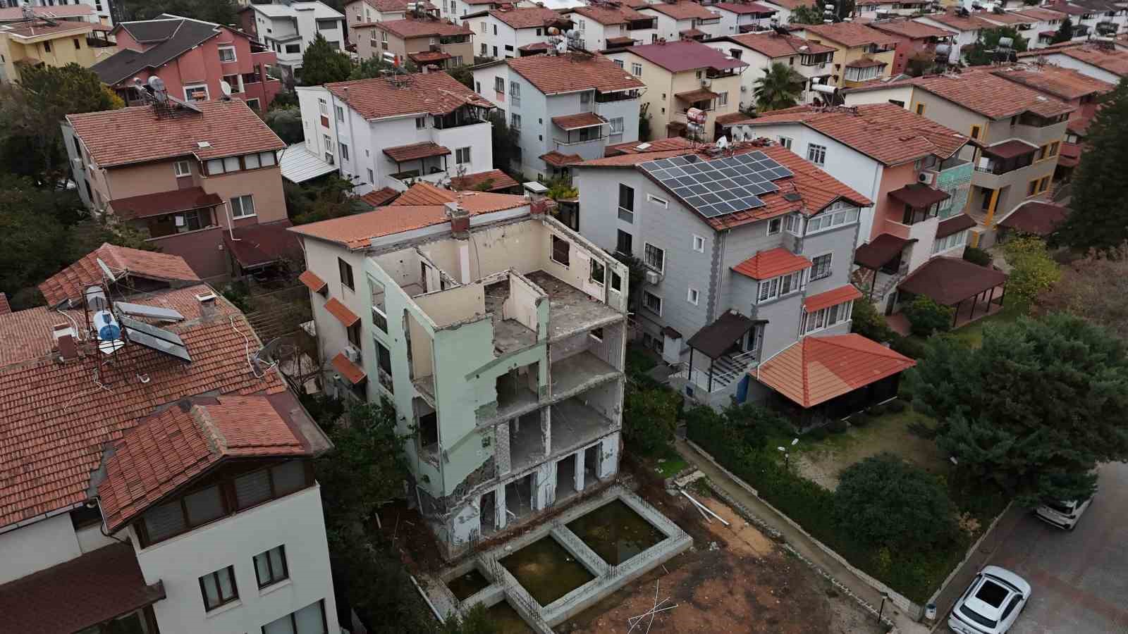 Seyhan Belediye Başkan Yardımcısı hakkında kaçak inşaat ve izinsiz tadilat başlattı iddiası
Seyhan Belediye Başkan Yardımcısı hakkında kaçak inşaat ve izinsiz tadilat başlattı iddiası