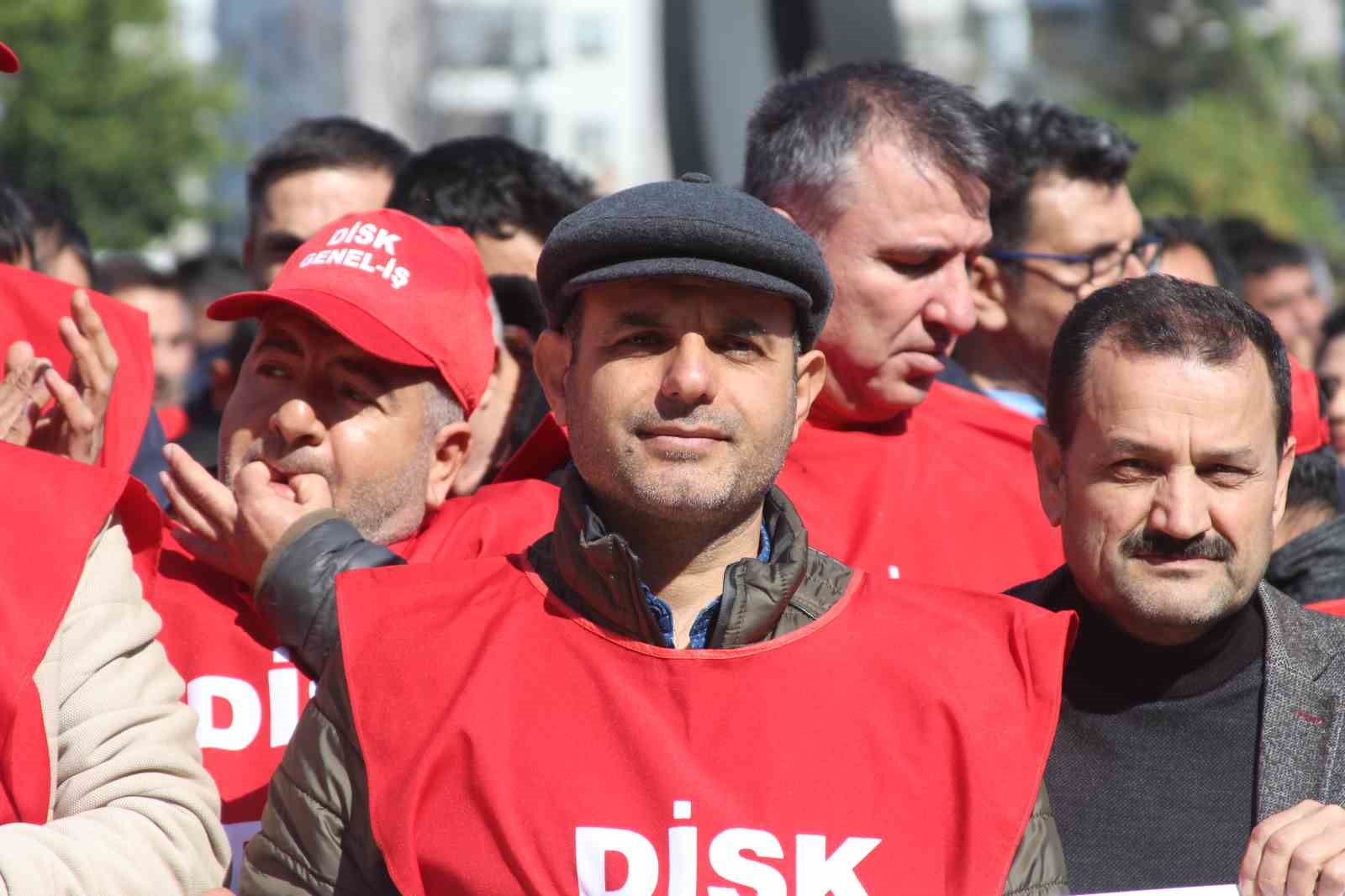 Seyhan Belediyesi’nde işçi isyanı: Yüzde 3 zam teklifine tepki
