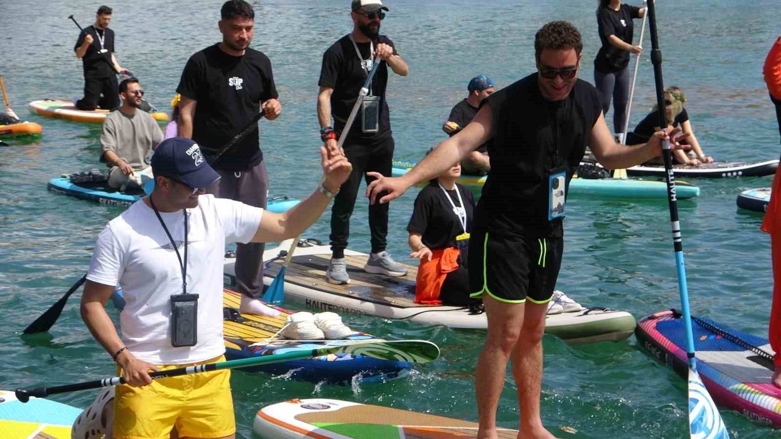 Seyhan Nehri’nde "Su Korteji" renkli görüntülere sahne oldu
