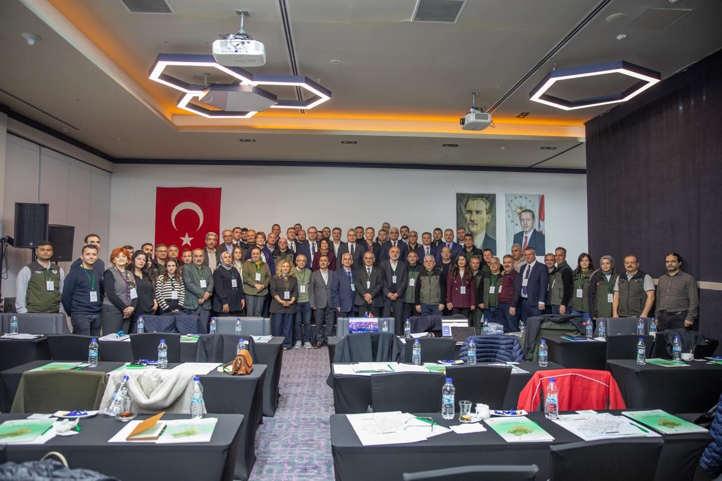 Seyhan ve Ceyhan Entegre Havzası Projesi toplantısı gerçekleştirildi
Seyhan ve Ceyhan Entegre Havzası Projesi toplantısı gerçekleştirildi