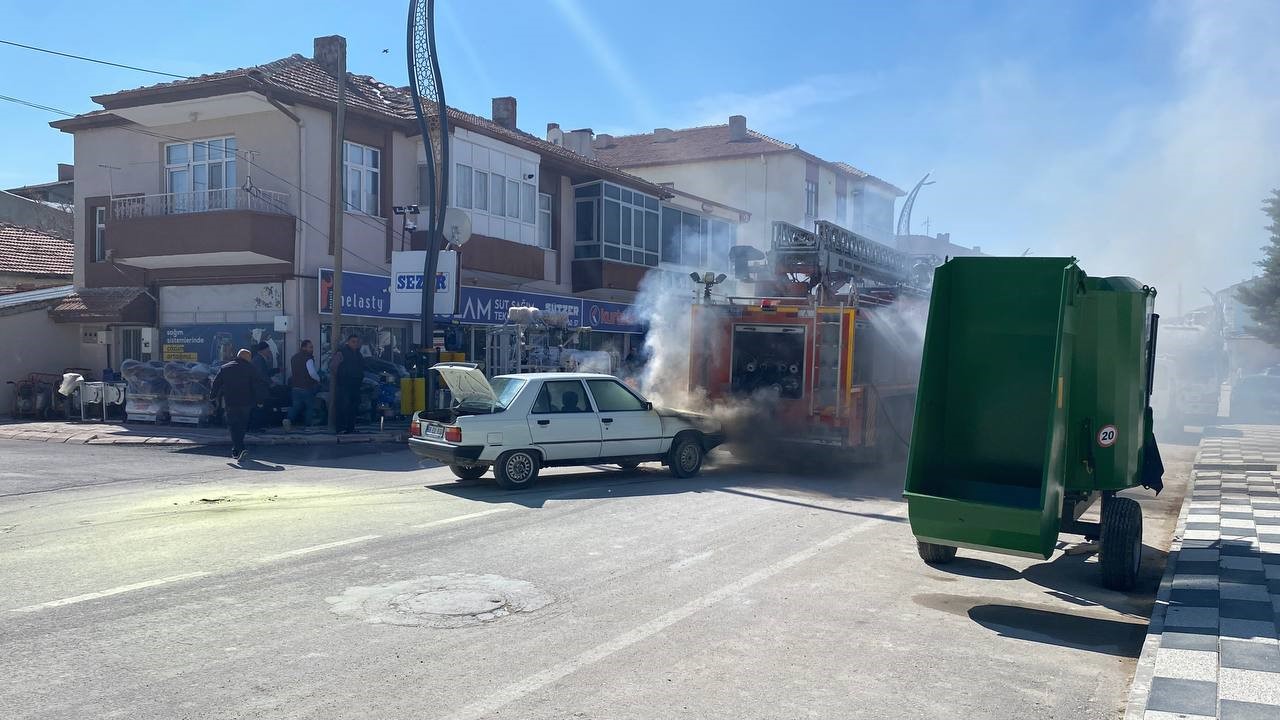 Seyir halindeki araçta yangın paniği
