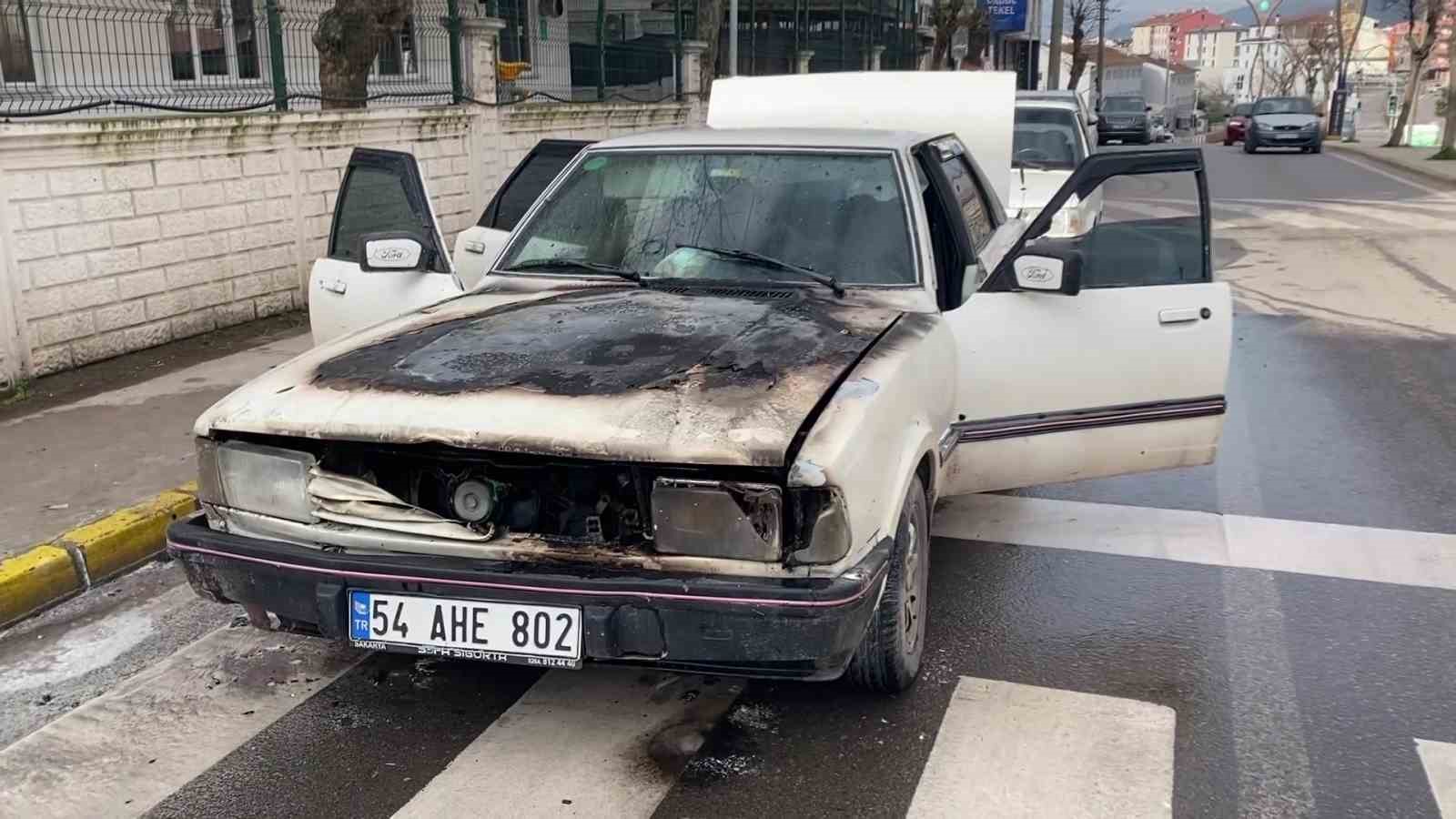 Seyir halindeki araçta yangın
