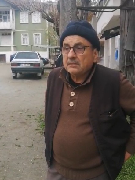 Seyir halindeki otomobil alev alev yandı
