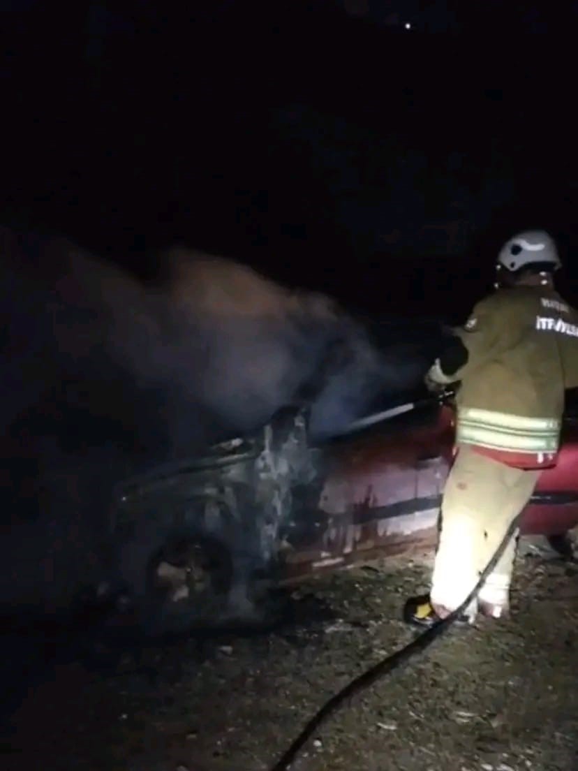 Seyir halindeki otomobil alevlere teslim oldu
