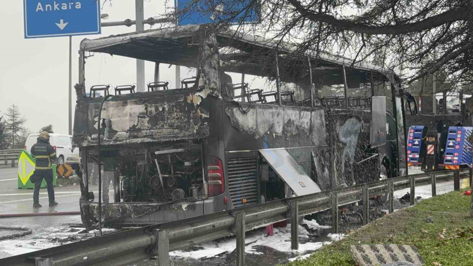 Seyir halindeki yolcu otobüsünde yangın: Facia son anda önlendi
