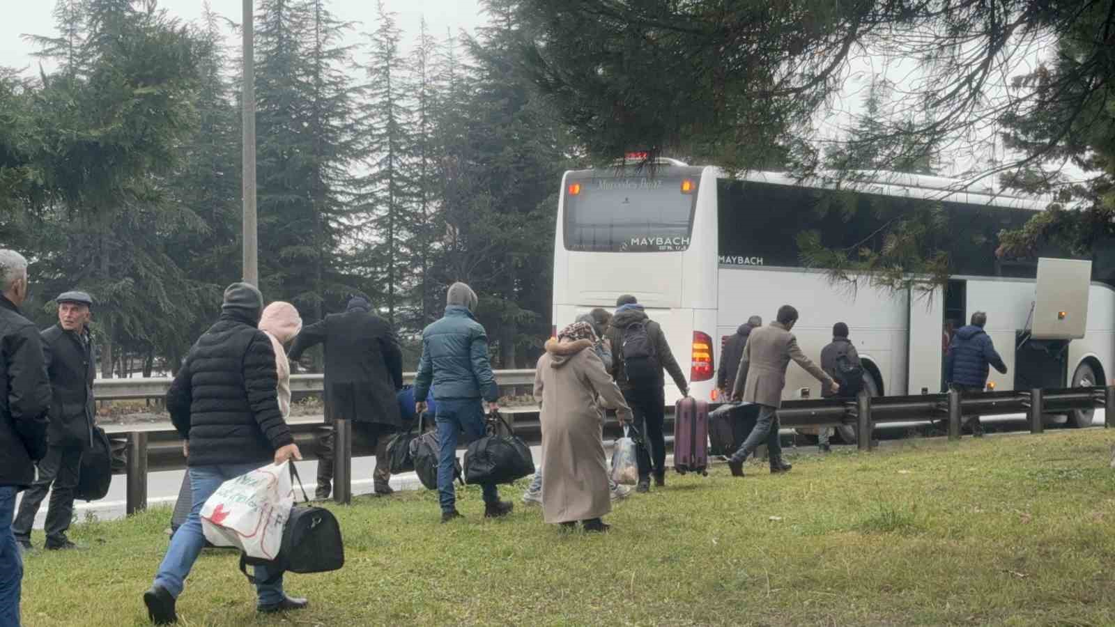 Seyir halindeki yolcu otobüsünde yangın: Facia son anda önlendi

