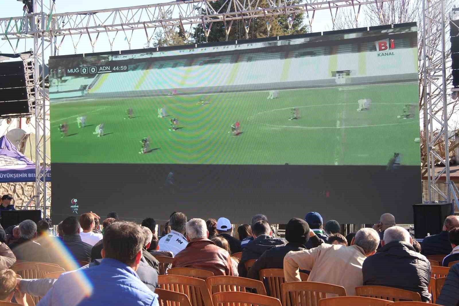 Seyirci yasağı taraftarı durduramadı
