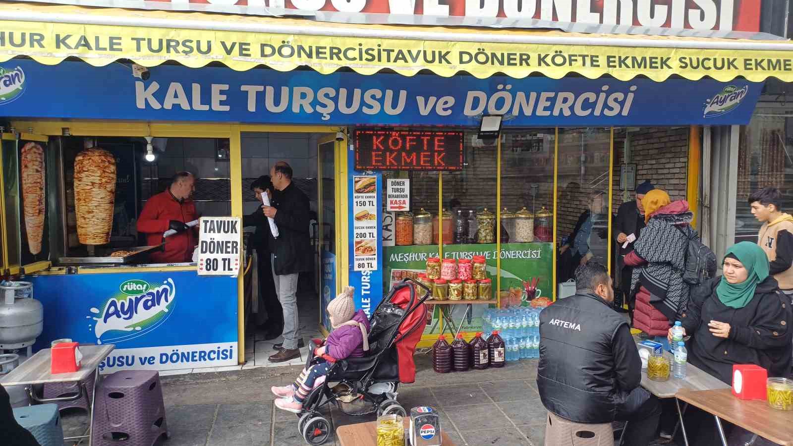 Seyyardan başladı kendi dükkanını kurdu
